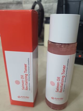 아이앤립 / EYENLIP 아이앤립 연어오일 리바이탈라이징 토너 — 5점을 준 리뷰어가 2021년 4월 올린 사용 사진