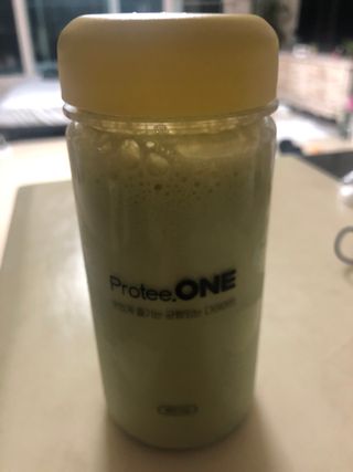 프로티원 단백질쉐이크 녹차맛 2주분 1통+보틀 — 5점을 준 리뷰어가 2021년 3월 올린 사용 사진