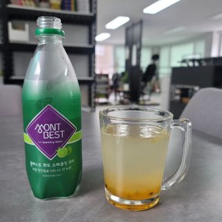 몽베스트 Montbest with Sparkling water Lime20병 — 5점을 준 리뷰어가 2022년 5월 올린 사용 사진