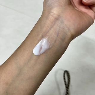 러브모아 향수 고체향수 승무원 고체향수 바르는 향수 니치향수 도손 우드세이지 앤 씨솔트 — 5점을 준 리뷰어가 2022년 11월 올린 사용 사진