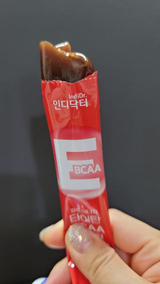 [인디닥터] 타이탄 BCAA 프로틴 젤리스틱 — 4.5점을 준 리뷰어가 2022년 4월 올린 사용 사진