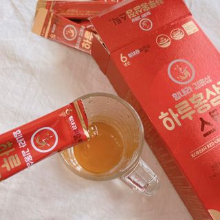 힘내라김홍삼 하루홍삼정스틱 10g x 10포 — 5점을 준 리뷰어가 2021년 4월 올린 사용 사진