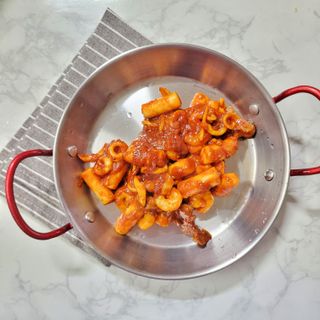 화끈한녀석들 새오똥400g 새우,오징어,똥집 볶음요리 소스,밀떡, 참기름 포함 — 5점을 준 리뷰어가 2022년 11월 올린 사용 사진