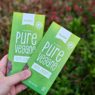 당류2g 자일리톨로 단맛을낸 슈카 퓨어비건 무설탕초콜릿 Xucker vegan 2개입 — 4점을 준 리뷰어가 2021년 4월 올린 사용 사진