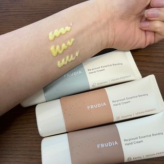 [후르디아] 끈적임 없는 착한성분 비건  핸드크림 3종 — 5점을 준 리뷰어가 2023년 2월 올린 사용 사진