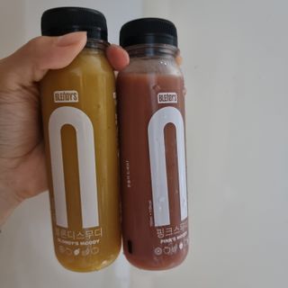 BLENDY'S 핑크 스무디+블론디 스무디 — 5점을 준 리뷰어가 2021년 9월 올린 사용 사진