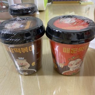 유비쿡 컵떡볶이 매운컵떡볶이2개/ 짜장컵떡볶이 2개  총 4개세트 — 5점을 준 리뷰어가 2021년 2월 올린 사용 사진