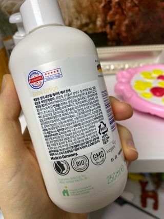 mom e 맘이 내추럴 베이비 케어 샴푸앤바스+로션 — 4.5점을 준 리뷰어가 2021년 1월 올린 사용 사진
