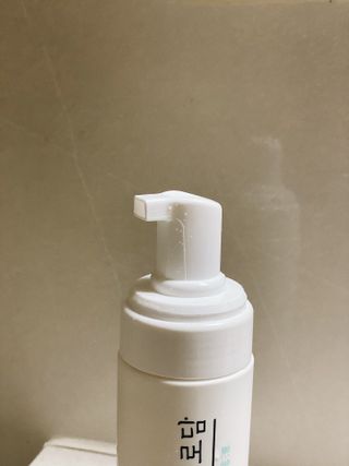 [바이로담] 저자극 약산성버블 폼 폼클렌징 150ml — 5점을 준 리뷰어가 2021년 3월 올린 사용 사진