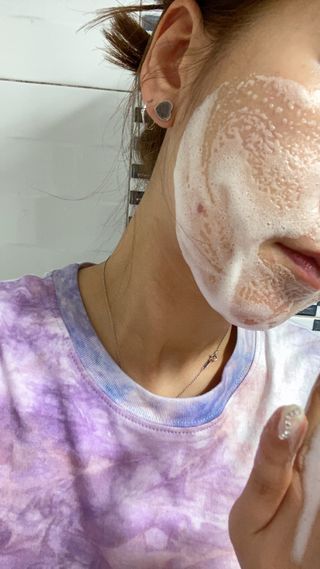 약손명가코스메틱 에오스보떼 브라이트닝 버블 폼 클렌징 300ml — 5점을 준 리뷰어가 2021년 12월 올린 사용 사진
