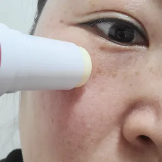 리더스코스메틱 리더스 퍼스트 샷 에센스 스틱 2종 — 5점을 준 리뷰어가 2022년 4월 올린 사용 사진
