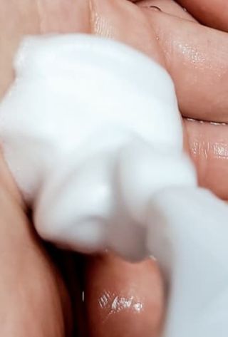 약손명가코스메틱 에오스보떼 브라이트닝 버블 폼 클렌징 300ml — 5점을 준 리뷰어가 2021년 12월 올린 사용 사진