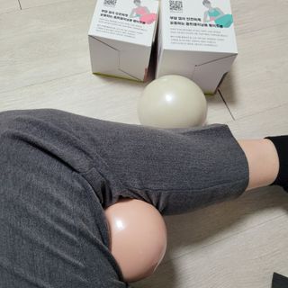 트라택 쿠셔닝 웨이트볼 0.5kg + 1kg SET — 5점을 준 리뷰어가 2022년 4월 올린 사용 사진