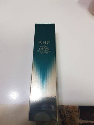 [NEW 탄력유턴 아이크림] AHC 유스 래스팅 리얼 아이크림 포 페이스 — 5점을 준 리뷰어가 2021년 1월 올린 사용 사진