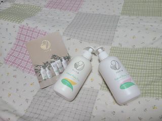 mom e 맘이 내추럴 베이비 케어 샴푸앤바스+로션 — 5점을 준 리뷰어가 2021년 1월 올린 사용 사진