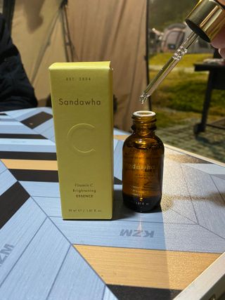 스킨큐어 산다화 비타민c 화이트닝 에센스 30ml — 5점을 준 리뷰어가 2023년 10월 올린 사용 사진