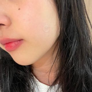[큐어반H 스팟] 자외선 99프로 차단되는 스틱타입 스팟밴드(1팩 / 66매입) — 3.5점을 준 리뷰어가 2022년 12월 올린 사용 사진