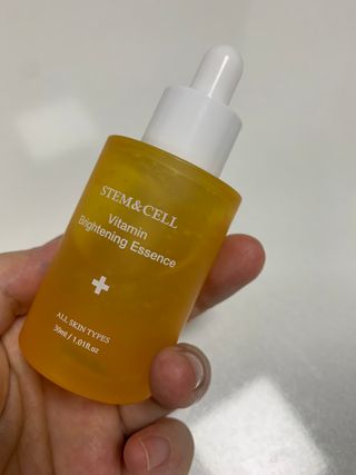 체르엠 스템앤셀 비타민 브라이트닝 에센스 30ml 1개 — 5점을 준 리뷰어가 2022년 1월 올린 사용 사진