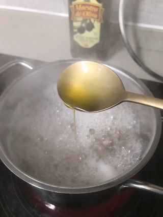 마에스트로 엑스트라버진 올리브 유 마에스트로 엑스트라버진 스페인 올리브유 — 5점을 준 리뷰어가 2022년 2월 올린 사용 사진