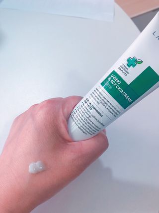 랑벨 랑바이오 블랙 시카 크림 50ml(블랙비 프로폴리스, 시카 4종, 판테놀 10 함유) — 5점을 준 리뷰어가 2022년 5월 올린 사용 사진