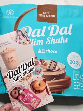달달슬림쉐이크 구매평★달달슬림 맛있는 단백질 쉐이크 파우치 다이어트 식사대용 프로틴 파우더 보충제 — 4.5점을 준 리뷰어가 2025년 8월 올린 사용 사진