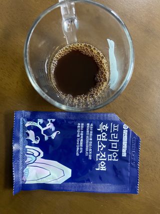 참앤들황토농원 국내산 흑염소를 정성스럽게 담은, 프리미엄 흑염소 진액 70ml x 30포 1박스 — 5점을 준 리뷰어가 2023년 1월 올린 사용 사진