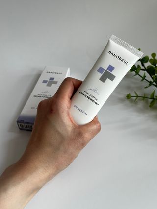 바노바기 코스메틱 바노바기 밀크씨슬 리페어 시카 선스크린 플러스 50ml — 5점을 준 리뷰어가 2023년 2월 올린 사용 사진