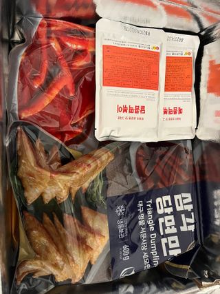 (주)성경순만두 곤약만두.콘치즈만두,삼각당면만두,당면 야끼만두,대구전통 납작만두,떡뽁이 매콤소스,달콤소스 — 5점을 준 리뷰어가 2023년 4월 올린 사용 사진