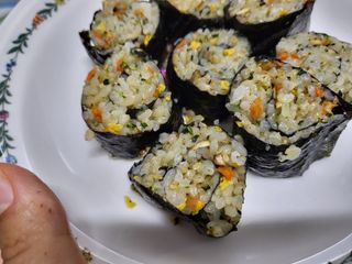 해풀잎 누구나 김밥*1ea [(혼합야채 35g *1ea,  김밥김 (5g, 5ea),  양념간장 (6g, 5ea), 참기름(5g, 2ea)] — 5점을 준 리뷰어가 2022년 7월 올린 사용 사진