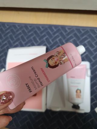 파시 FASCY 高保湿ハンドクリーム40ml+80ml セット — 4점을 준 리뷰어가 2021년 5월 올린 사용 사진