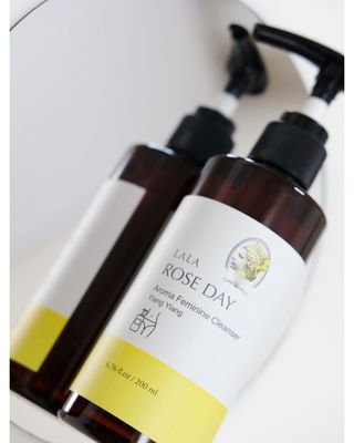 라라로즈데이 시즌2 여성청결제 200ml 아로마 페미민 클렌저, 독일더마인증 — 5점을 준 리뷰어가 2021년 8월 올린 사용 사진