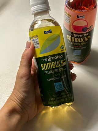 더그레잇티 콤부차 [매일유업] 더그레잇티 44kcal 콤부차 300ml *12개입 (오리지널 6개+베리리치 6개) — 5점을 준 리뷰어가 2023년 7월 올린 사용 사진
