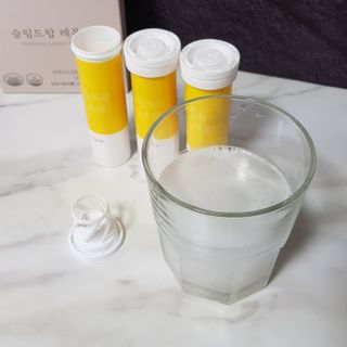 [슬림드랍 레몬맛] 건기식 다이어트 보조제 겸 비타민 — 5점을 준 리뷰어가 2022년 1월 올린 사용 사진