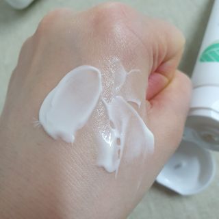 mom e 맘이 내추럴 베이비 케어 크림+바디오일 — 4.5점을 준 리뷰어가 2021년 1월 올린 사용 사진