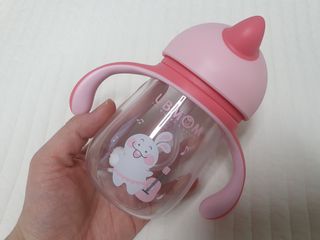 유비맘 트라이탄 코니빨대컵_컬러 랜덤 발송 — 5점을 준 리뷰어가 2020년 12월 올린 사용 사진