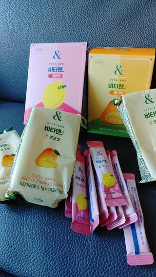 비타앤C 레몬맛, 망고맛 — 5점을 준 리뷰어가 2021년 5월 올린 사용 사진