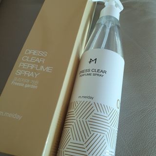 [엠메이데이] 드레스클리어 퍼퓸 스프레이 300ml 프리지아 가든향+프리지아 파출리향 — 5점을 준 리뷰어가 2022년 1월 올린 사용 사진