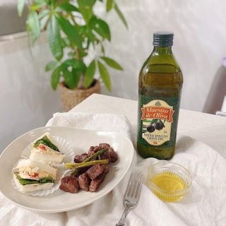 마에스트로 엑스트라버진 올리브 유 마에스트로 엑스트라버진 스페인 올리브유 — 4.5점을 준 리뷰어가 2022년 1월 올린 사용 사진