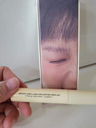 엔트로피메이크업 브로우 앤 래쉬 부스터 세럼 — 5점을 준 리뷰어가 2021년 10월 올린 사용 사진