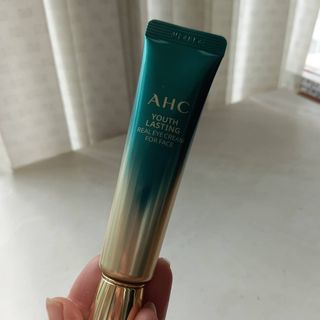 [NEW 탄력유턴 아이크림] AHC 유스 래스팅 리얼 아이크림 포 페이스 — 5점을 준 리뷰어가 2021년 3월 올린 사용 사진