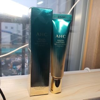 [NEW 탄력유턴 아이크림] AHC 유스 래스팅 리얼 아이크림 포 페이스 — 5점을 준 리뷰어가 2021년 3월 올린 사용 사진