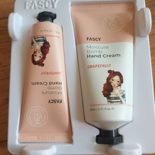 파시 FASCY 高保湿ハンドクリーム40ml+80ml セット — 5점을 준 리뷰어가 2021년 6월 올린 사용 사진