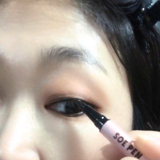 [MONDRAW] 몬드로우 붓펜 아이라이너 — 4.5점을 준 리뷰어가 2022년 4월 올린 사용 사진