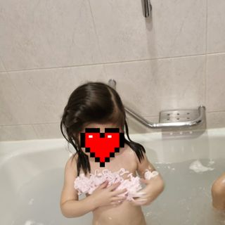 주식회사 권브라더스 [권브라더스] 목욕놀이 필수템, 핑키공주 유아버블클렌저 300ml 대용량 몽글몽글 구름 속 딸기향 — 5점을 준 리뷰어가 2022년 1월 올린 사용 사진
