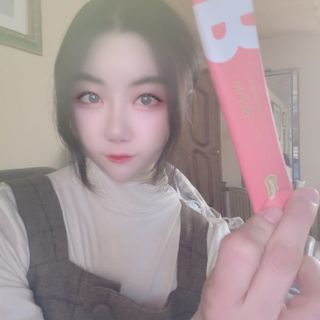 디오르 버닝레드 — 5점을 준 리뷰어가 2022년 1월 올린 사용 사진