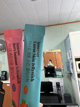 맛있게 골라먹는 이너셋 ABC젤리스틱 이너뷰티젤리 3종세트 15포X3박스 — 5점을 준 리뷰어가 2023년 4월 올린 사용 사진