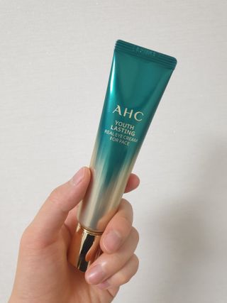 [NEW 탄력유턴 아이크림] AHC 유스 래스팅 리얼 아이크림 포 페이스 — 5점을 준 리뷰어가 2021년 1월 올린 사용 사진