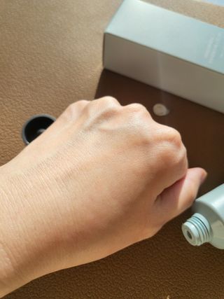 르핸스 퍼포밍 2 핸드&네일 비반트포렛/베티버포그 — 5점을 준 리뷰어가 2023년 1월 올린 사용 사진