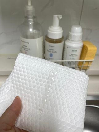 부직포나라 중금속유해물질ZERO 뜯어쓰는 주방 일회용수세미 60매 2매 — 4점을 준 리뷰어가 2022년 11월 올린 사용 사진
