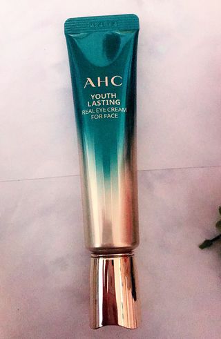 [NEW 탄력유턴 아이크림] AHC 유스 래스팅 리얼 아이크림 포 페이스 — 5점을 준 리뷰어가 2021년 4월 올린 사용 사진